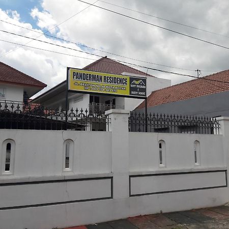 Oyo 2826 Panderman Residence Blitar Εξωτερικό φωτογραφία
