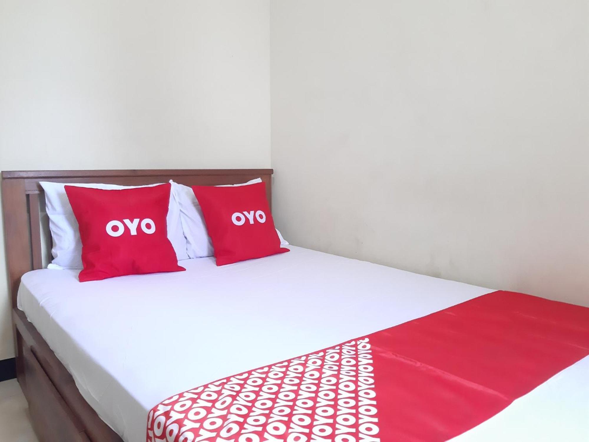 Oyo 2826 Panderman Residence Blitar Εξωτερικό φωτογραφία