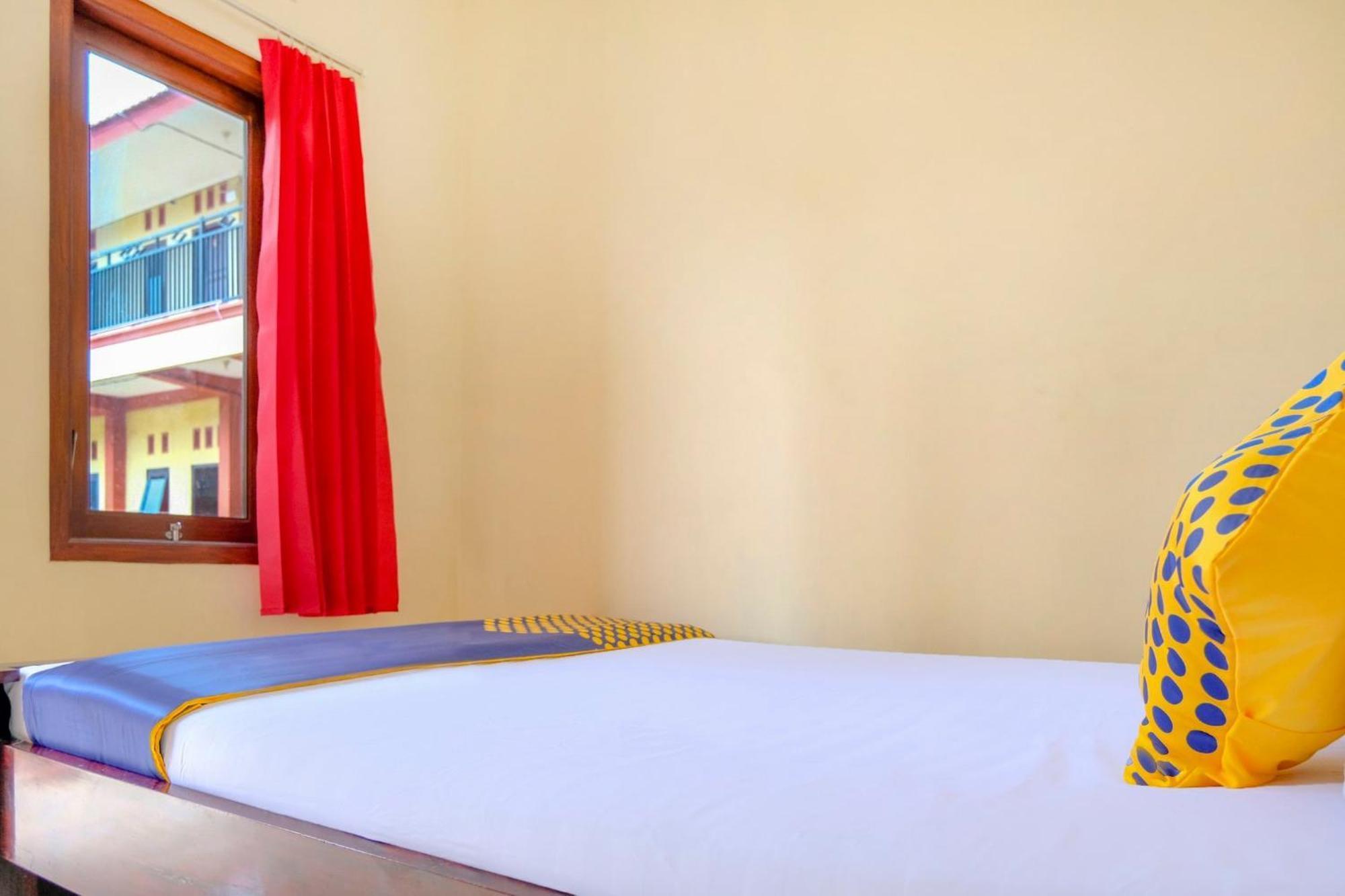 Oyo 2826 Panderman Residence Blitar Εξωτερικό φωτογραφία