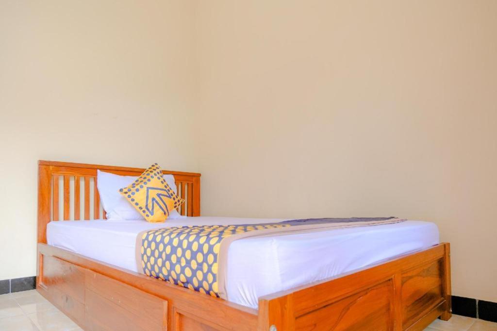 Oyo 2826 Panderman Residence Blitar Εξωτερικό φωτογραφία