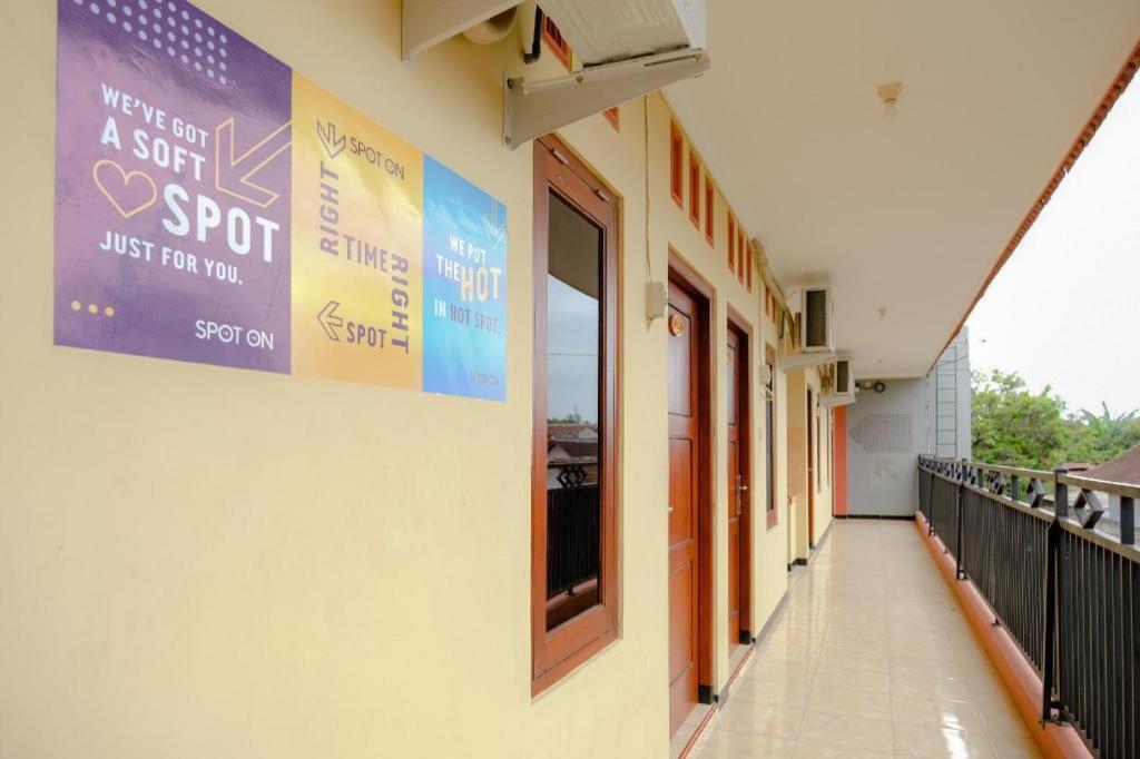 Oyo 2826 Panderman Residence Blitar Εξωτερικό φωτογραφία